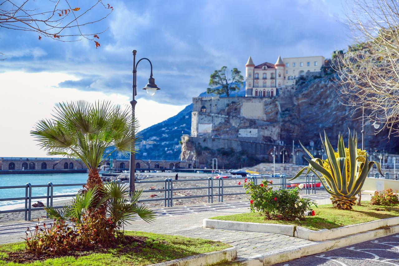 Вилла La Via Del Mare Майори Экстерьер фото